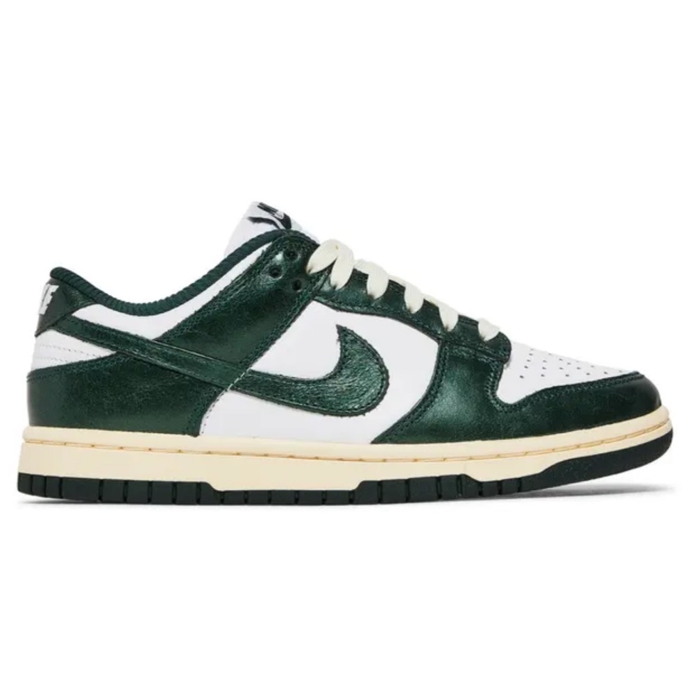 Nike Women’s Dunk Lows ‘Vintage Green’